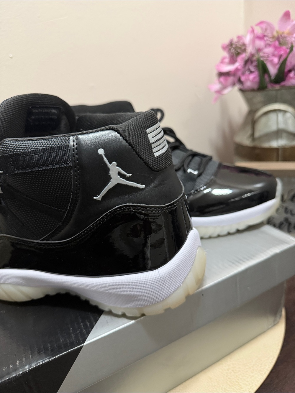 Nike Air Jordan 11 Retro 'Black/White' Men's Basketball Shoes - Picture 3 of 9